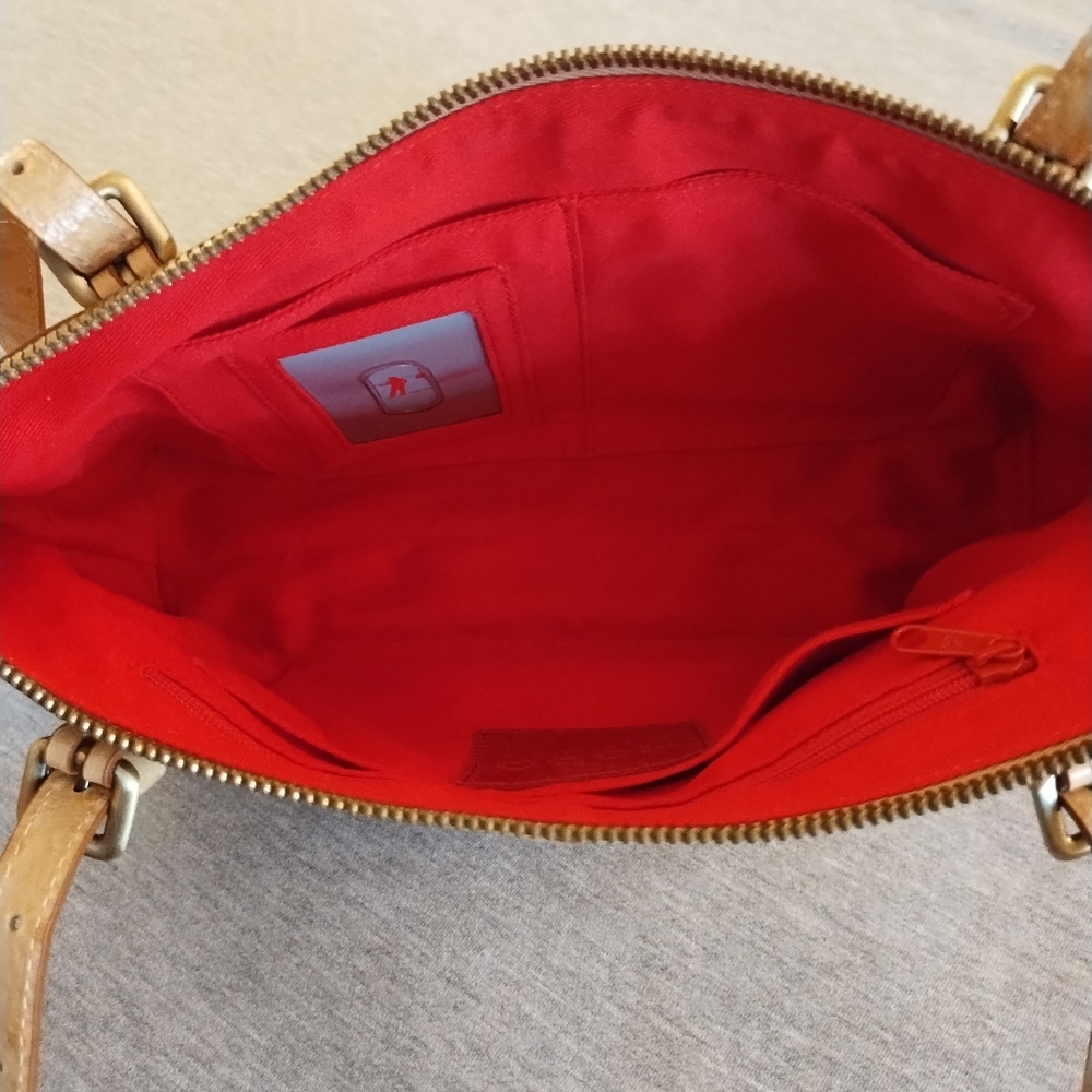 HOBO International Angelica Shoulder Bag Beige Leather Embossed Ostrich Design - Picture 4 of 16